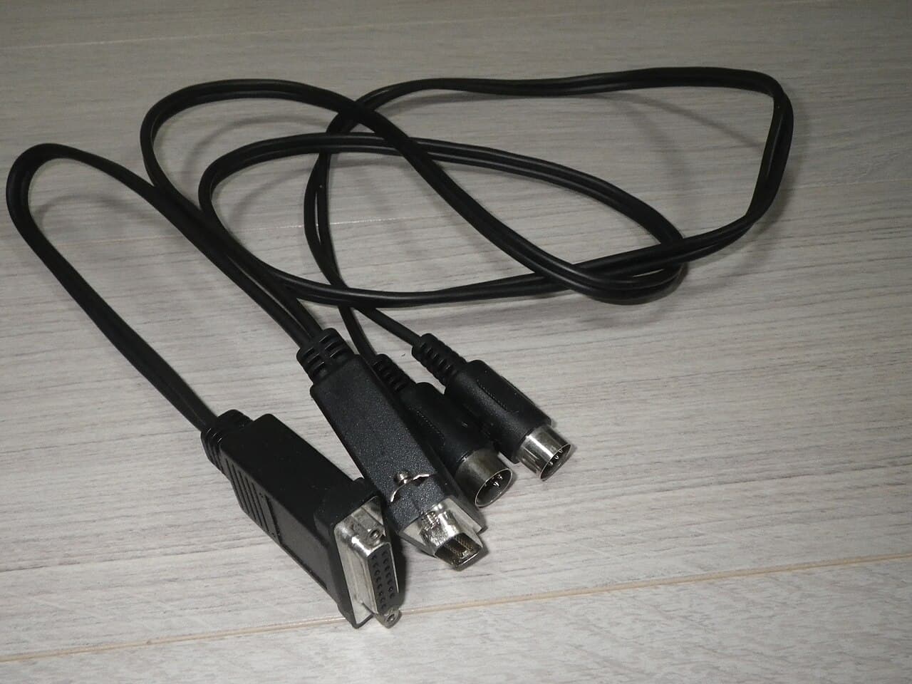 A Sound Blaster game port to MIDI cable